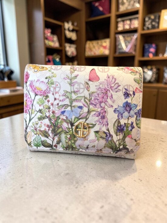 Giani Bernini Handbags - Tri-fold Women's Floral Pattern Wallet by Giani Bernini EUC